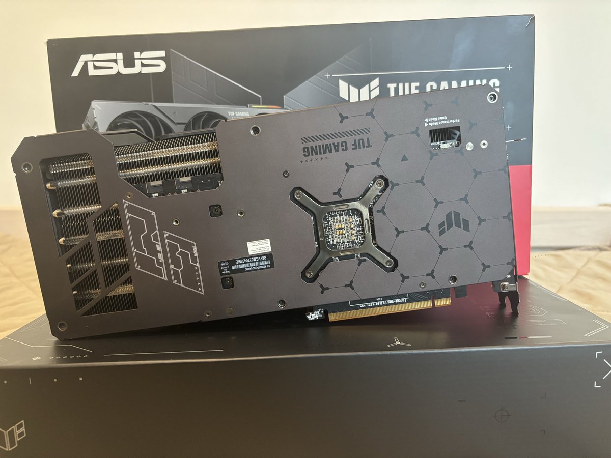 Nazmo_18's tweet photo. 🔴 À VENDRE : Carte graphique ASUS TUF Gaming RX 7800 XT OC (16 Go)

📍 État parfait | Facture + Boîte | Garantie 2026

Dm si intéressé🙏🏻

#Hardware #Tech #PCGamer #SetupGamer #CarteGraphique #GPU #Gaming #BonPlanTech #VentePC #AMD #Radeon #RX7800XT #AsusTUF #Asus #Setup https://t.co/xW2CC6sjEU
