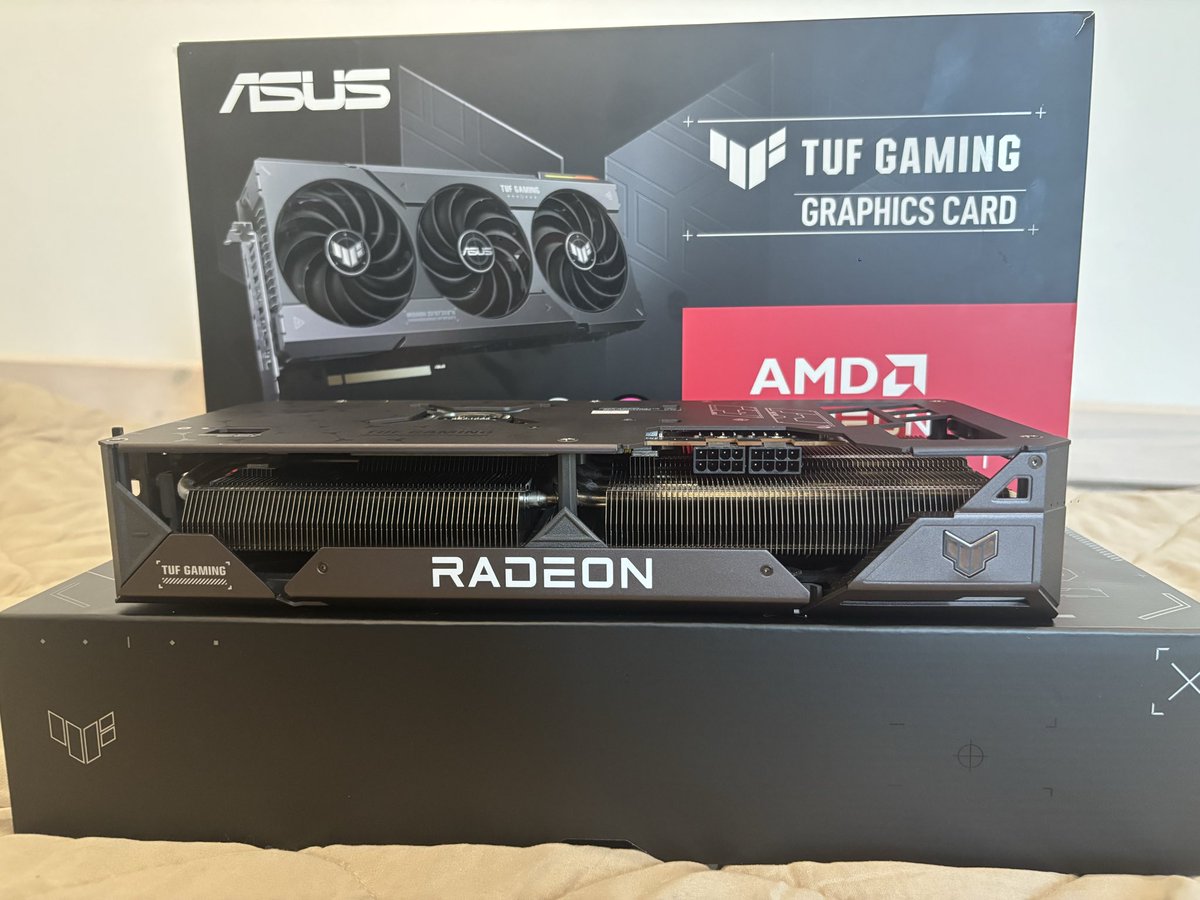 Nazmo_18's tweet photo. 🔴 À VENDRE : Carte graphique ASUS TUF Gaming RX 7800 XT OC (16 Go)

📍 État parfait | Facture + Boîte | Garantie 2026

Dm si intéressé🙏🏻

#Hardware #Tech #PCGamer #SetupGamer #CarteGraphique #GPU #Gaming #BonPlanTech #VentePC #AMD #Radeon #RX7800XT #AsusTUF #Asus #Setup https://t.co/xW2CC6sjEU
