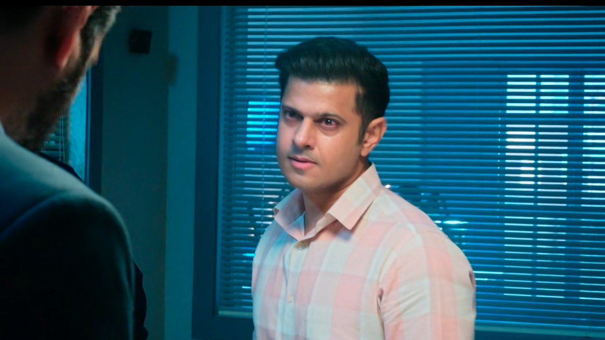 NB_FANGIRL's tweet photo. Before I write anything about the episode, first thing inwant to mention is...
He is sooo hot❤️‍🔥❤️‍🔥❤️‍🔥❤️‍🔥

And his eyes conveying the emotions that Shiv is going through 🥺❤️‍🩹 Absolutely mind-blowing he was in today's episode 🙌🏻🙌🏻

#MrAndMrsParshuram #NeilBhatt https://t.co/SihaR9j2WN