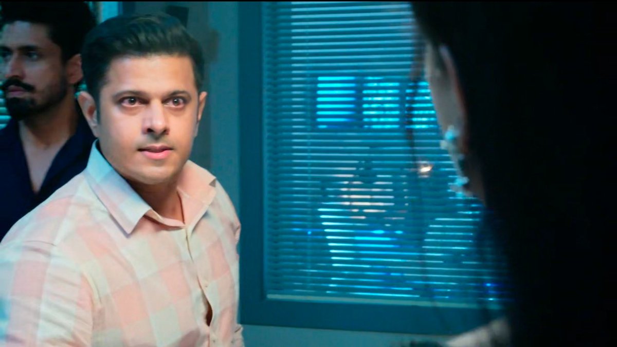 NB_FANGIRL's tweet photo. Before I write anything about the episode, first thing inwant to mention is...
He is sooo hot❤️‍🔥❤️‍🔥❤️‍🔥❤️‍🔥

And his eyes conveying the emotions that Shiv is going through 🥺❤️‍🩹 Absolutely mind-blowing he was in today's episode 🙌🏻🙌🏻

#MrAndMrsParshuram #NeilBhatt https://t.co/SihaR9j2WN