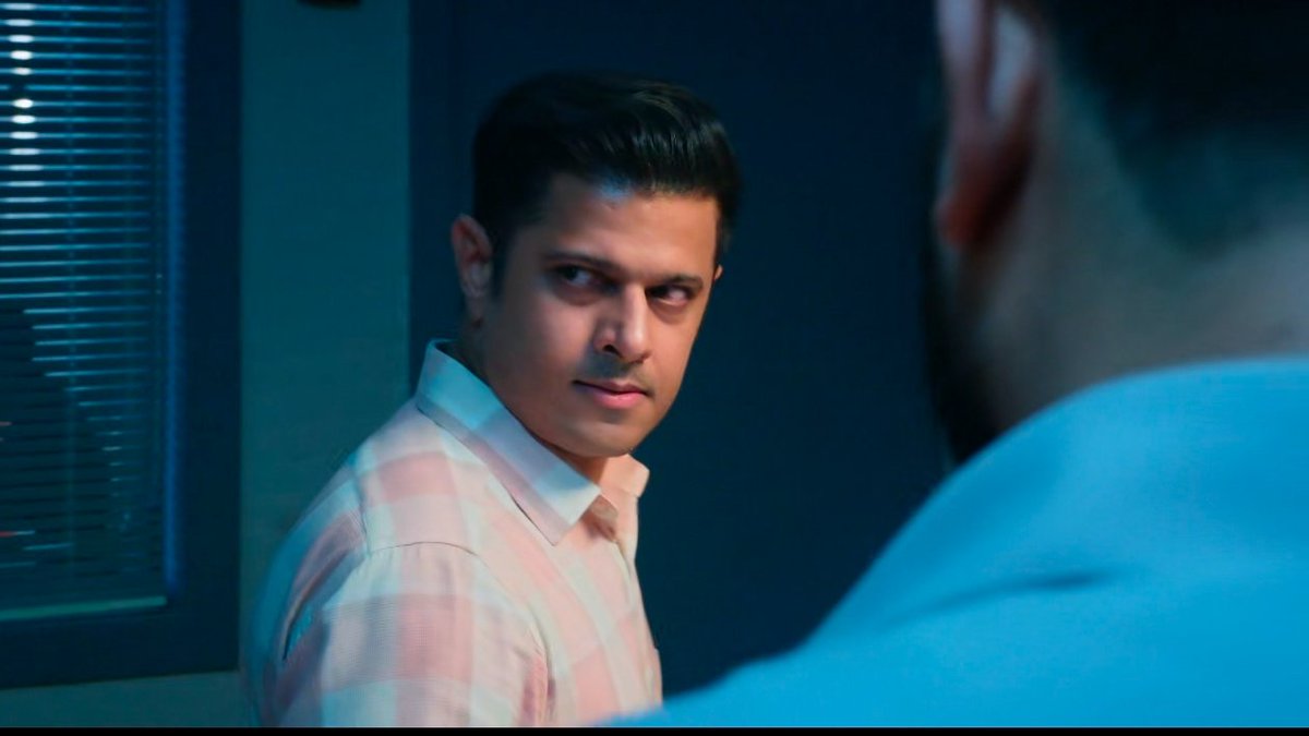 NB_FANGIRL's tweet photo. Before I write anything about the episode, first thing inwant to mention is...
He is sooo hot❤️‍🔥❤️‍🔥❤️‍🔥❤️‍🔥

And his eyes conveying the emotions that Shiv is going through 🥺❤️‍🩹 Absolutely mind-blowing he was in today's episode 🙌🏻🙌🏻

#MrAndMrsParshuram #NeilBhatt https://t.co/SihaR9j2WN