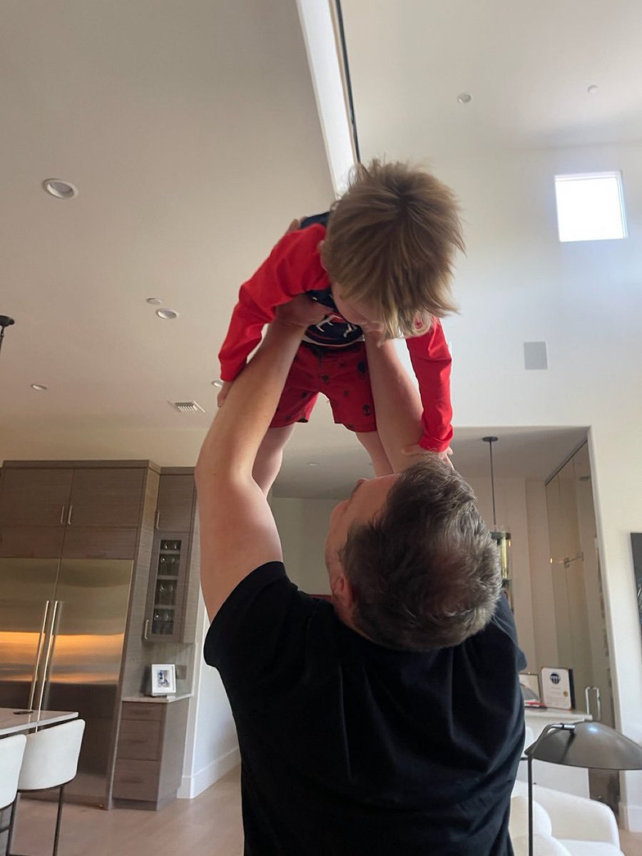 tybtit's tweet photo. “I need to stay alive long enough to see my kids grow up and humanity on Mars.”

— Elon Musk https://t.co/QpLsdG6YzV