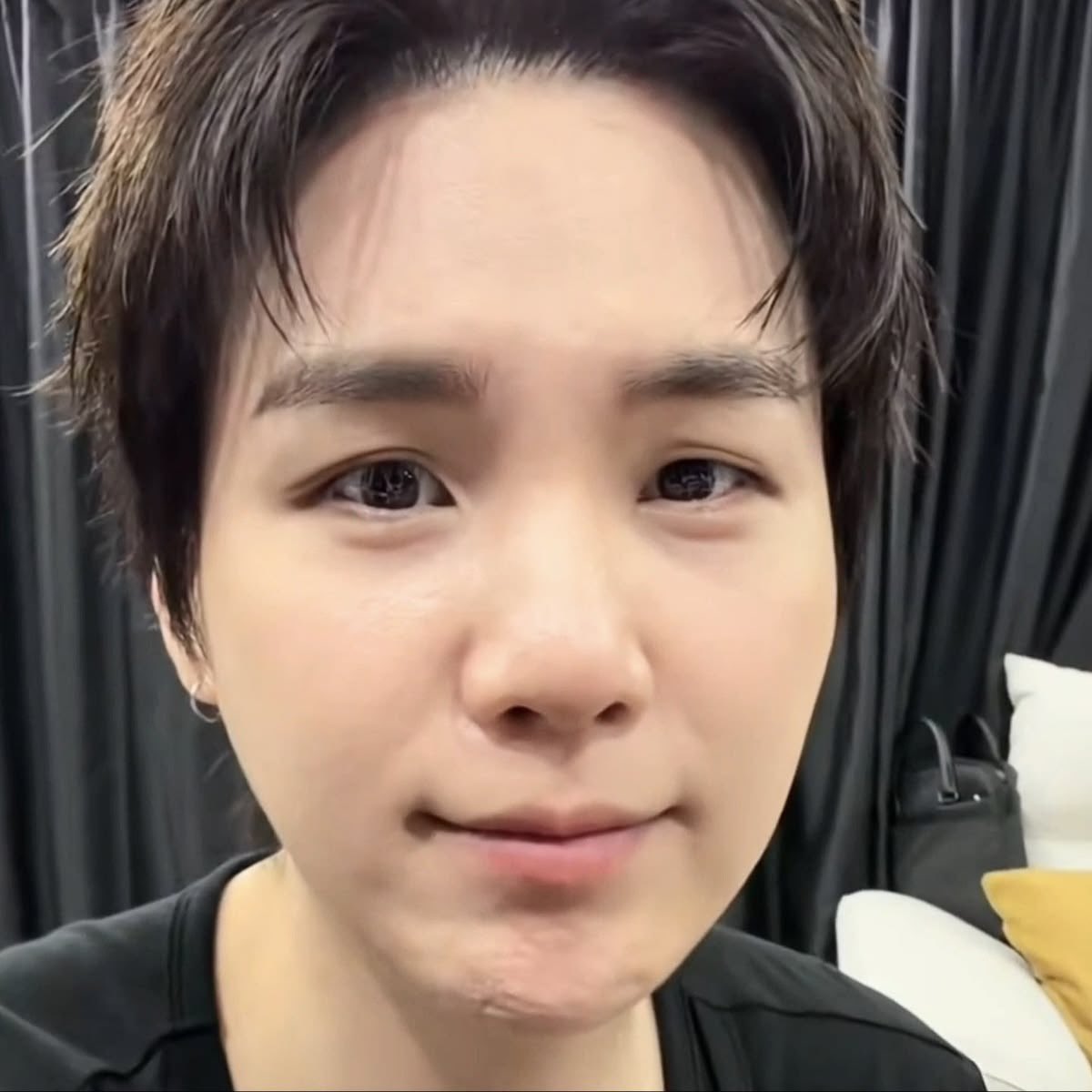 kookletas's tweet photo. que siii que yoongi es un gato pero últimamente es tan nutria coded..... https://t.co/Mvkm9OZHHP