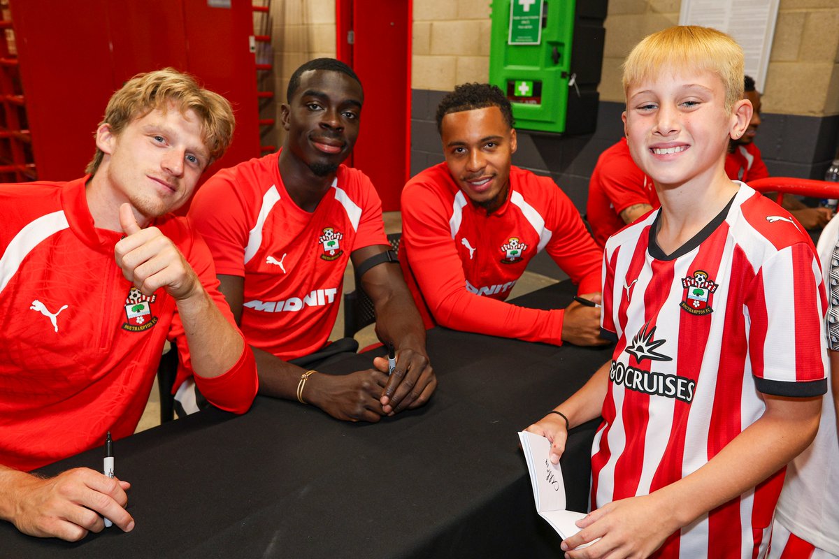 SouthamptonFC's tweet photo. Together 🥰 https://t.co/GPVcMfDoFK