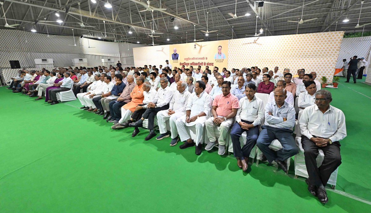 DIPRRajasthan's tweet photo. Dialogue with Retired SC and ST Officials

Social justice is the soul of our policies - Chief Minister Bhajan Lal Sharma

Marginalised sections of society witnessing unprecedented upliftment in the spirit of ‘Sabka Saath, Sabka Vikas’

Ideals of Babasaheb Ambedkar form the foundation of a developed Rajasthan-

Retired government officials must continue to discharge their social responsibilities: Chief Minister

Retired officials laud Chief Minister for prompt action in cases involving atrocities against Scheduled Castes and Scheduled Tribes

https://t.co/yuAyytZTkB