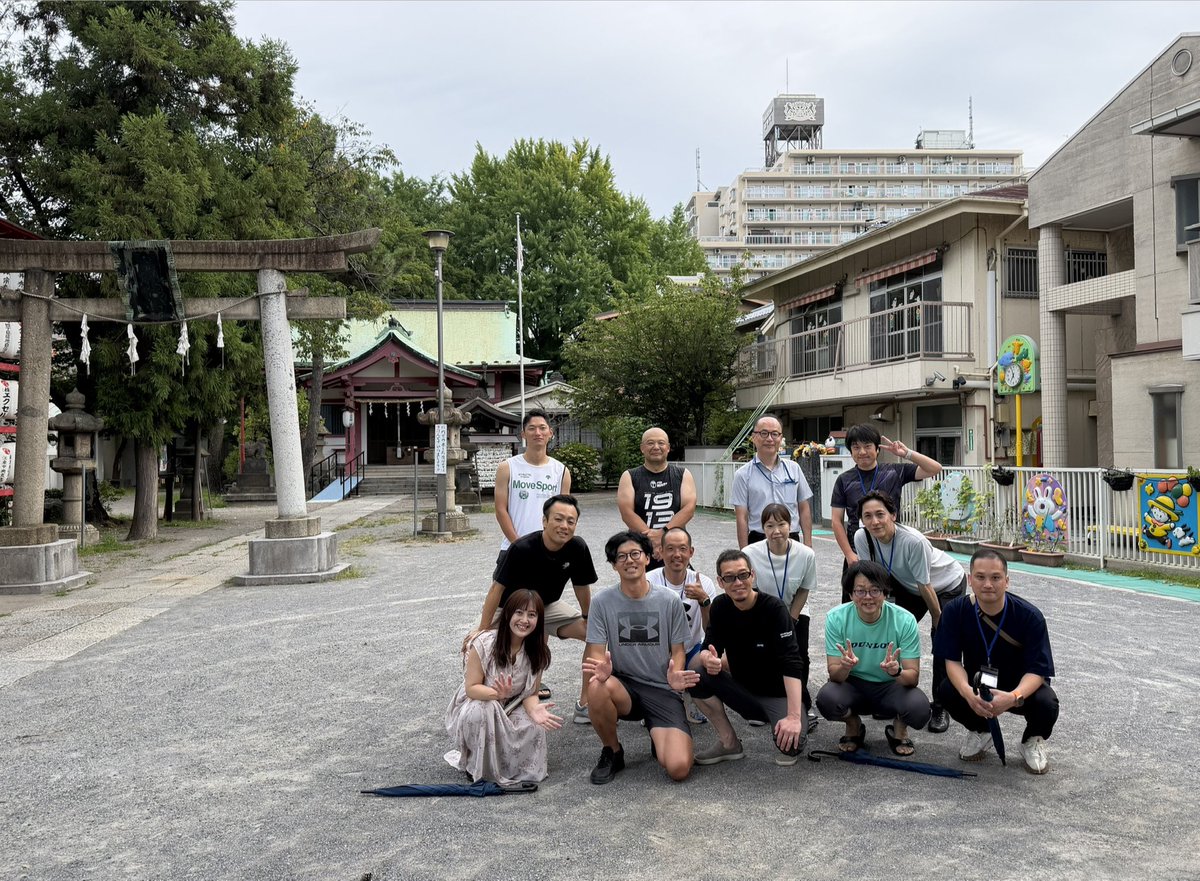 entreteacherlab's tweet photo. 【リーダー育英塾アルムナイ / 電通育英会】
　
この2日間の学びでさらに大きくなった自らの「熱源」を、事を為す原動力にしつつ、自分の周りの先生方に「熱を伝播させていく」のも役割だと実感。
　
また、FLATな関係性の中で対話できるのは、自らを相対化することのできる貴重な機会でした！
　
朝の散歩は、「対話散歩」に進化して実施しました。
　
関係者の皆さま、素晴らしい学びの場をありがとうございました。