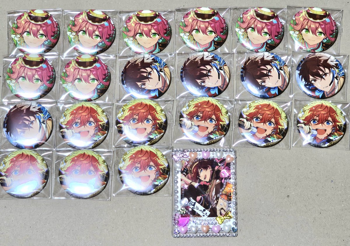 ya_no_3_'s tweet photo. 【交換/譲渡】あんスタ コレ缶 コレクション缶バッジ 2026 Apr. IDOL

譲→つむぎ、桃李、鉄虎、レオ、凛月、千秋、宙、スバル、英智、零
求→4枚目＞定価＋送料

・☆5は交換優先、譲渡はキャラ毎優先
・☆4⇔☆4

お気軽にお声がけください◎ https://t.co/hmaXvRdQuu