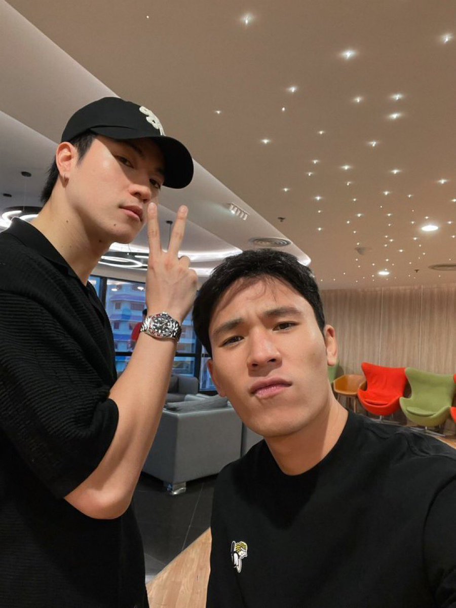 meadoreup's tweet photo. ดูทรงเวลา2คนนี้กด grab https://t.co/ZXDXZkcGqm