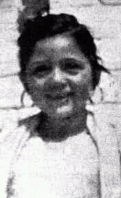RadioUmbral's tweet photo. CRÓNICAS FANTASMAS 
La noche en que salieron a matar niños.. 
11 y 12 de Agosto de 1983, Cuarta Jornada de Protesta Nacional contra la dictadura. 

Entre las víctimas de la represión militar hubo 5 menores de edad 

Magla Ayala Henriquez, 2 años
Marcela Marchant Vivar, 8 años https://t.co/mVsH8BsBe0
