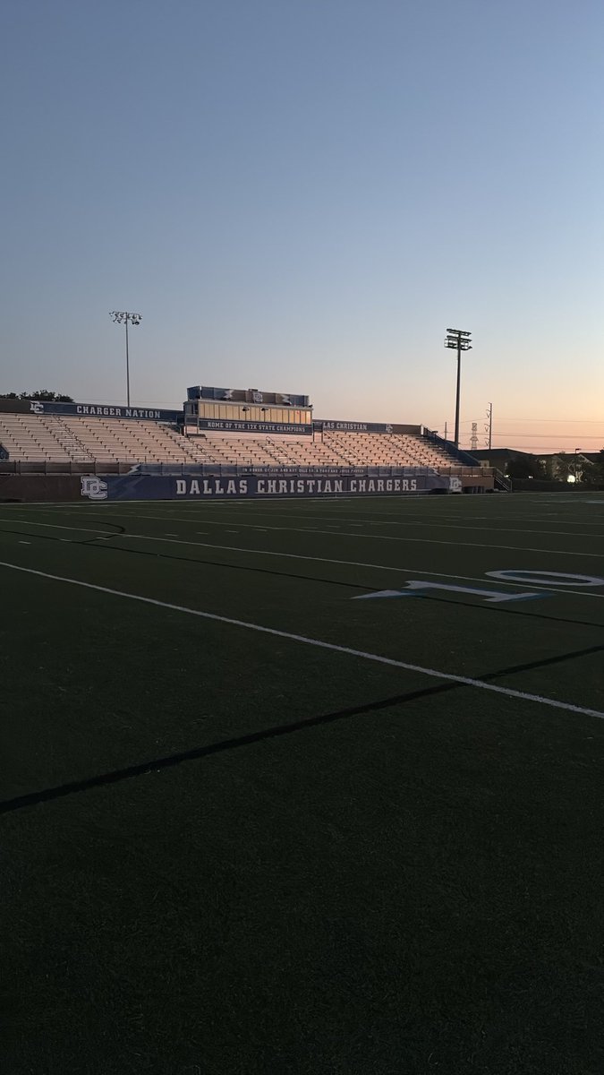 isaaceverett27's tweet photo. Great day to be a Charger https://t.co/TtRrNSz0yR