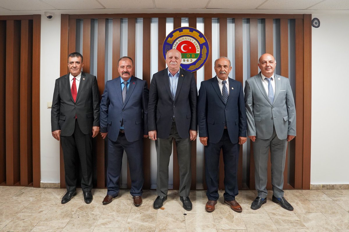 semsibayraktar's tweet photo. Gümüşhane, Kürtün, Şiran ve Malazgirt Ziraat Odası Başkanlarımızı Birliğimizde ağırladık. Nazik ziyaretleri için teşekkür ediyorum. https://t.co/4Y24pLJi1E