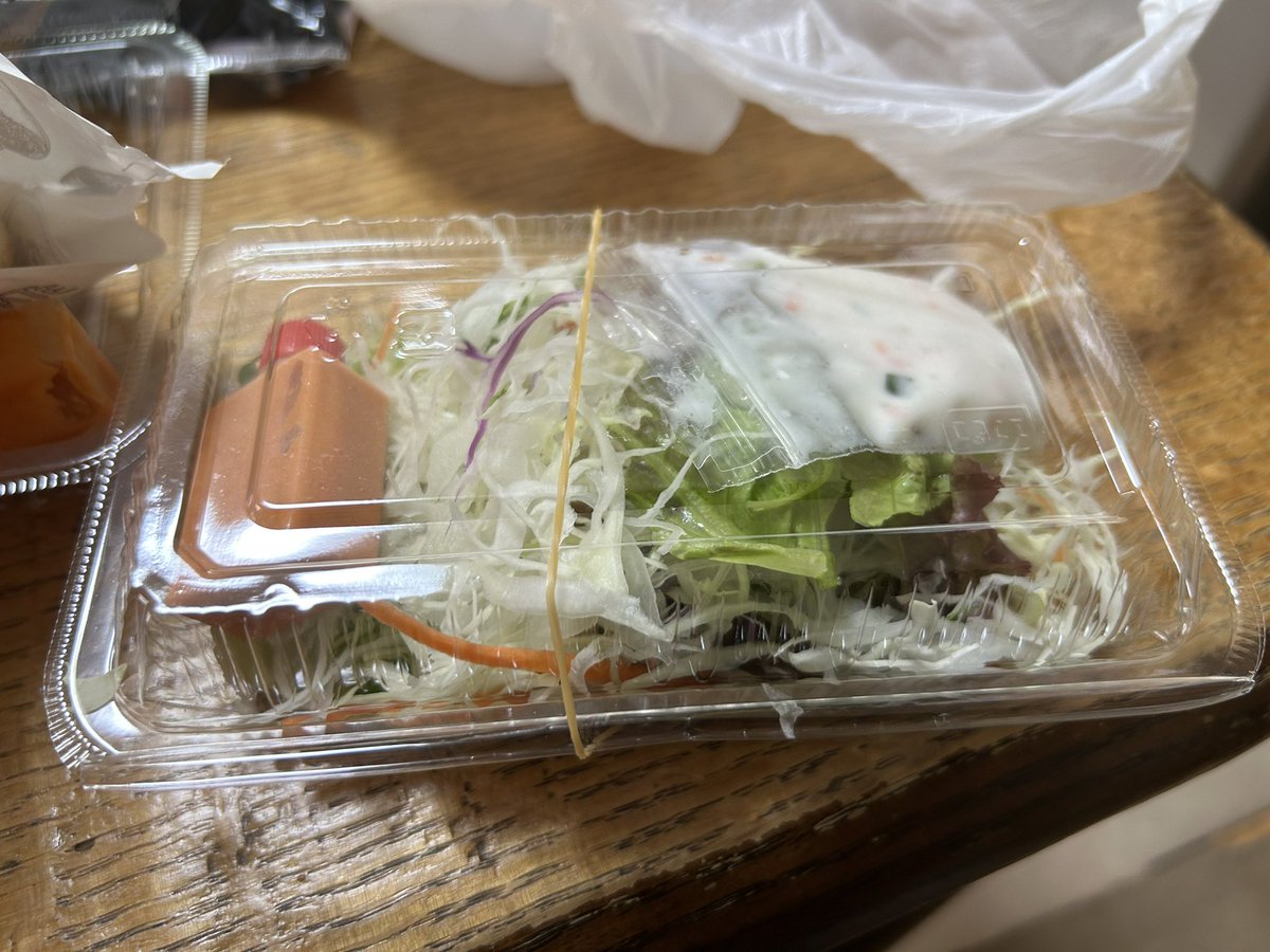 b_s_ocd's tweet photo. デリバリーで初ビリヤニ
スパイシーでめちゃウマでした☺️(ケバブも頼んだ) https://t.co/oN3DN7hk7o