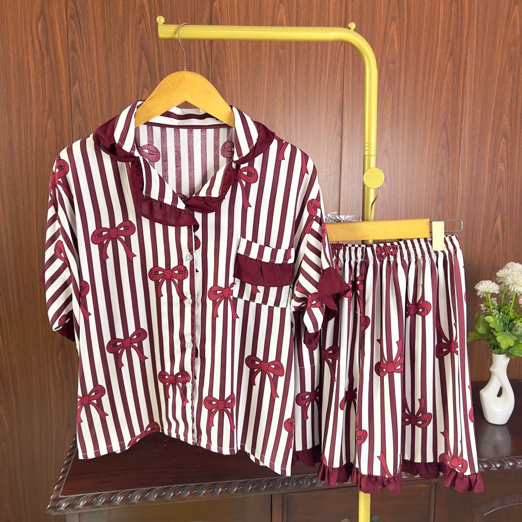 itsyournass's tweet photo. PIYAMA SEIMUT INI HARGANYA CUMA 60 RIBUAN AJA😭💸 mau yang celana pendek atau panjang, dua-duanya ada!👀

🖇️ https://t.co/ZnfIP3q3KY https://t.co/kWeyxIrhTV