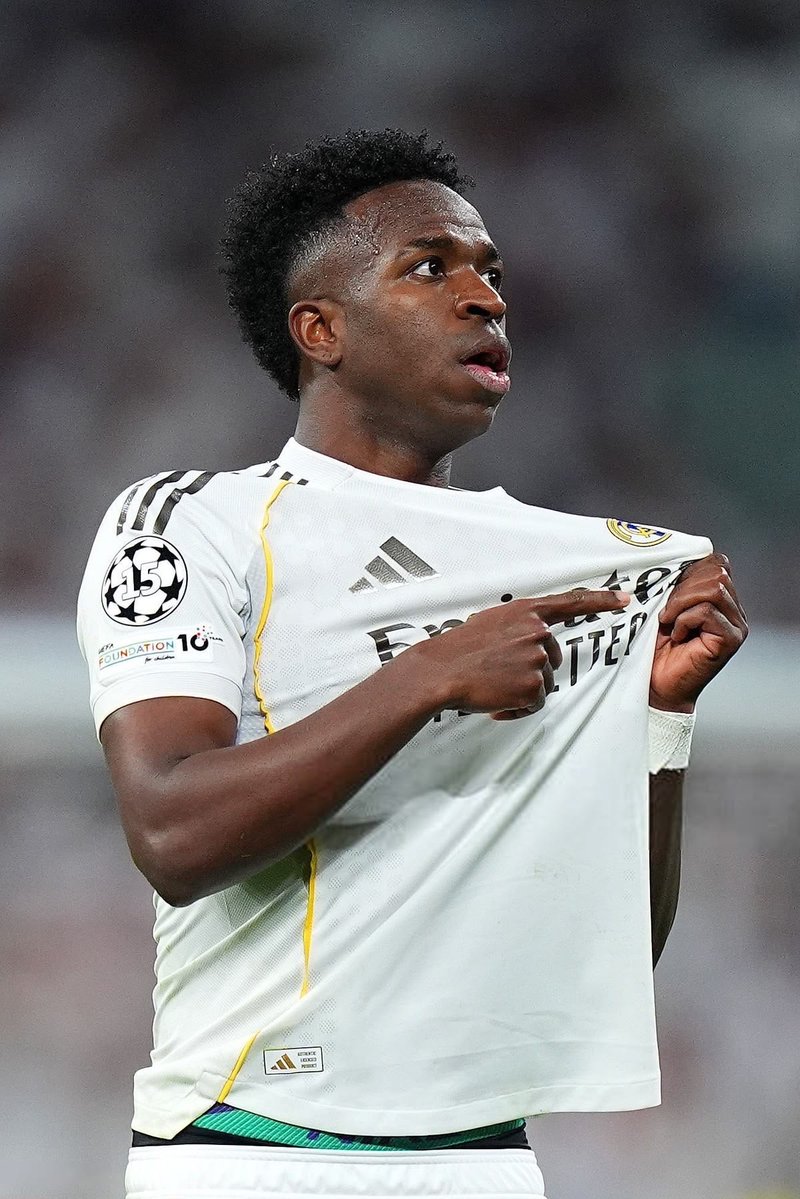 theMadridZone's tweet photo. 🚨 NEW: Vinícius Jr.’s camp explained to Arsenal that they were turning down their offer because of the players AFFECTION for Real Madrid, and the financial effort shown by Real Madrid. 

They expressed gratitude for Arsenal’s treatment of the player. @MarioCortegana https://t.co/pul0D91cyS