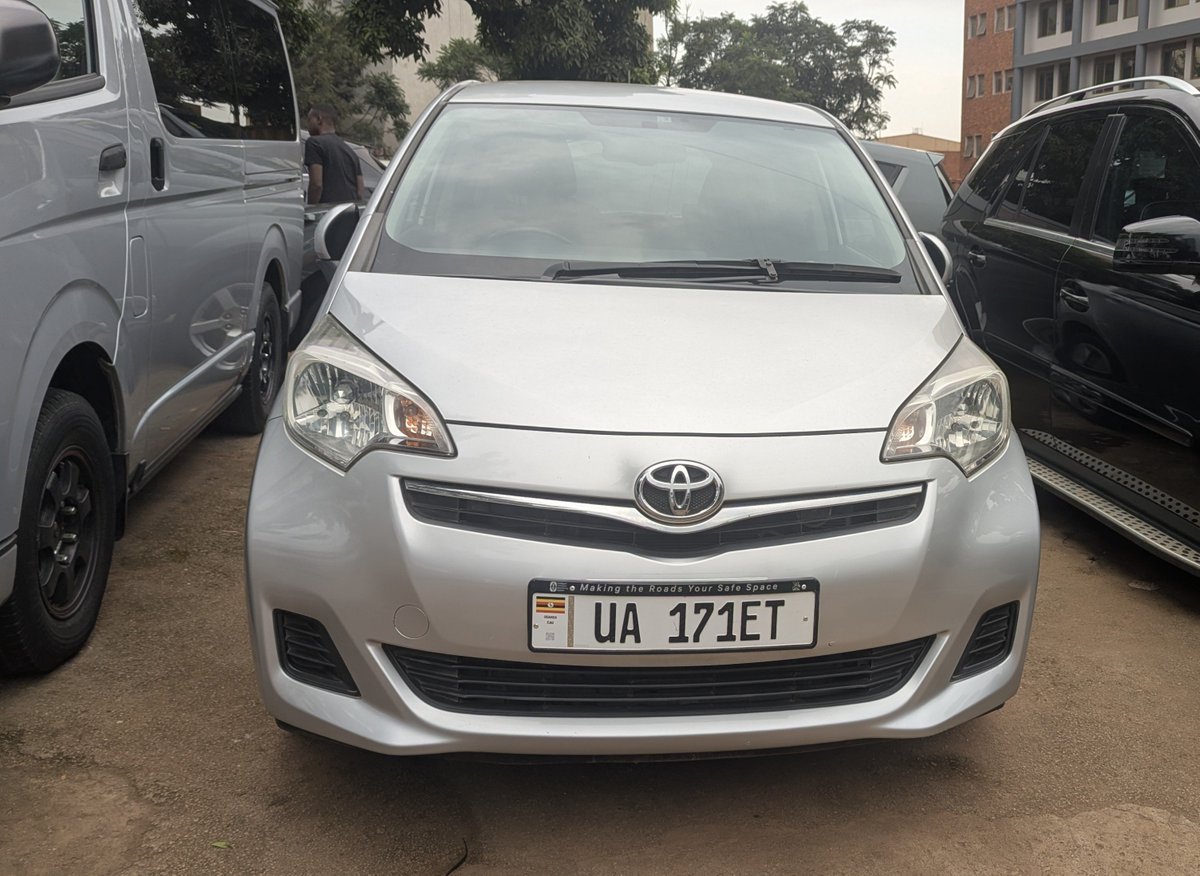 AutoHabeeb's tweet photo. **TOYOTA NOAH
MODEL 2014
PRICE 55M
**RACTIS
MODEL 2011
30M https://t.co/S05KbETpw0