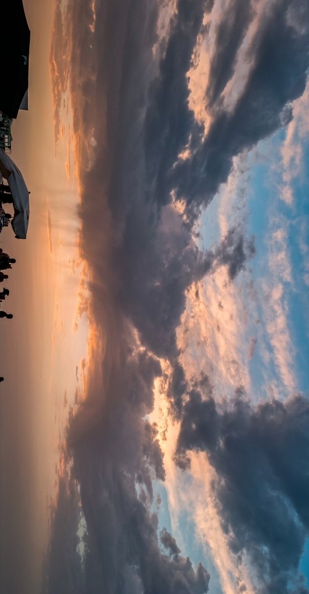 2aya_aa's tweet photo. 🌊⛅️ https://t.co/NgC28uph46
