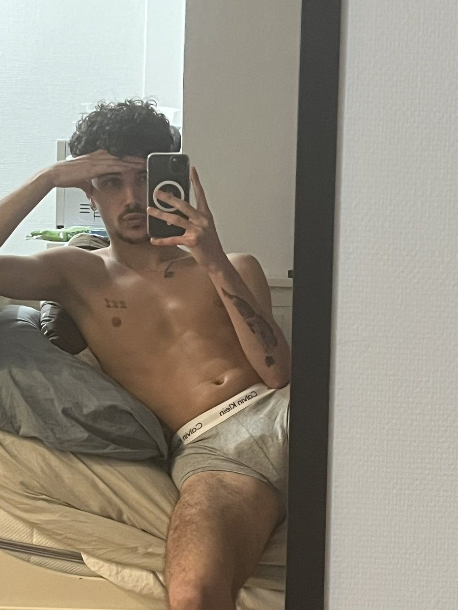 bapt_ade's tweet photo. J’ai les versions full nues 🙈 https://t.co/xGnUPsArjX