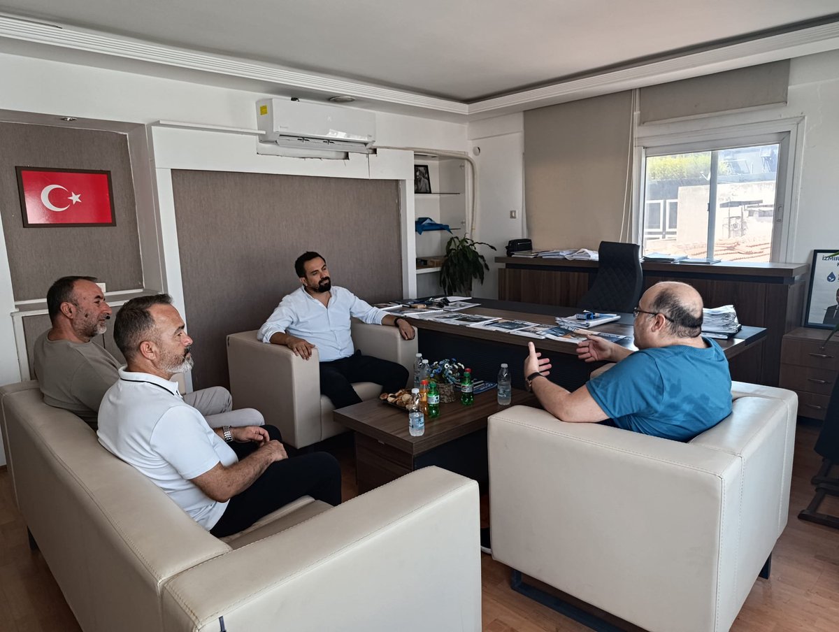 muhammetyilmazd's tweet photo. Emeklilikte Adalet Derneği (EMADDER) temsilcilerini DEVA Partisi İzmir İl Başkanlığımızda ağırladık.

Kademeli emeklilik başta olmak üzere, emeklilik sisteminde yaşanan mağduriyetleri ve çözüm önerilerini değerlendirdik.

Vatandaşlarımızın yıllarca çalışarak ödediği primlerin karşılığını adil ve öngörülebilir bir emeklilik sistemiyle alması gerektiğine inanıyoruz.

Nazik ziyaretleri ve değerli görüşleri için EMADDER ailesine teşekkür ediyorum.

Adalet yalnızca mahkemelerde değil, sosyal güvenlik sisteminde de sağlanmalıdır.