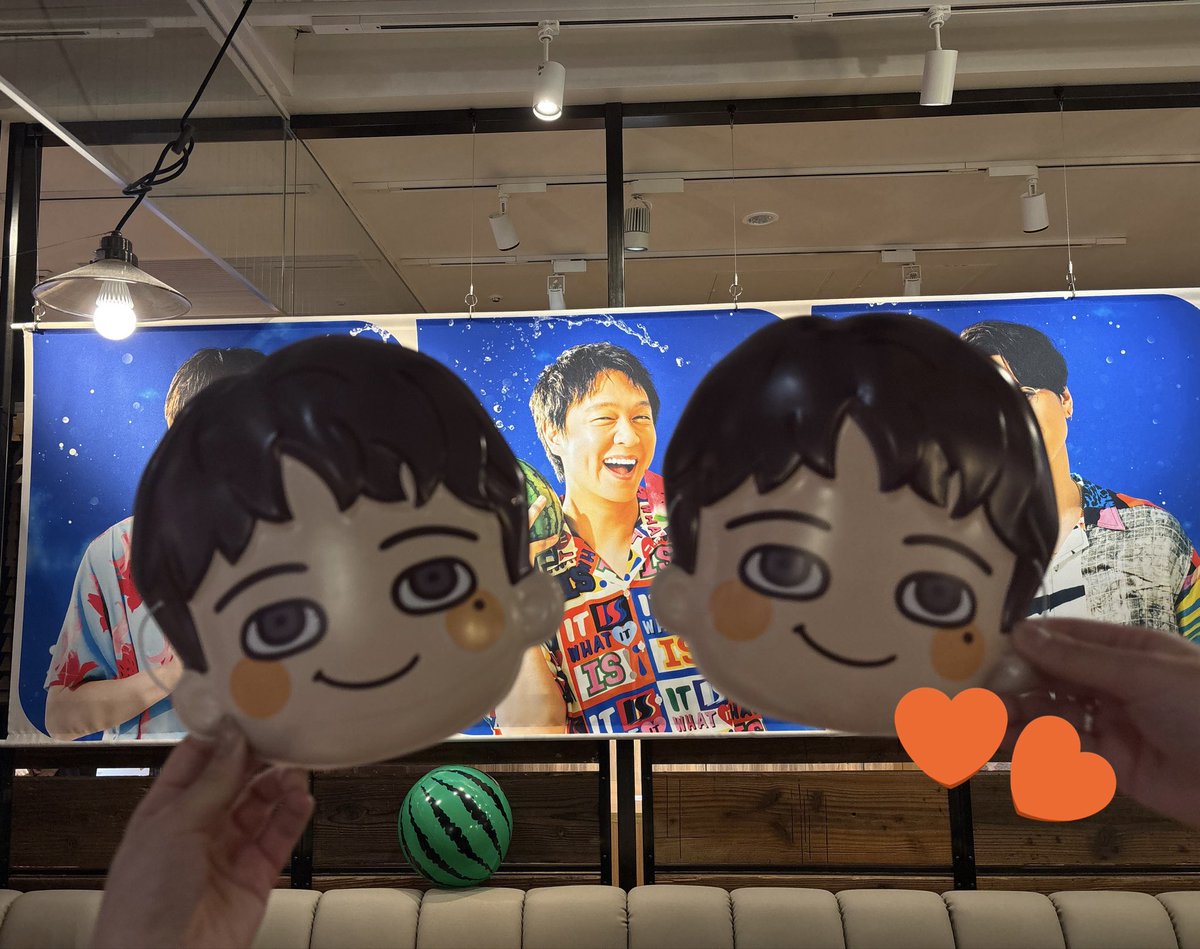__mrhei26's tweet photo. BOYお面の狭間で発光する丸山さん
#真夏の超八喫茶 #丸山隆平 https://t.co/wRVFeWWFx4