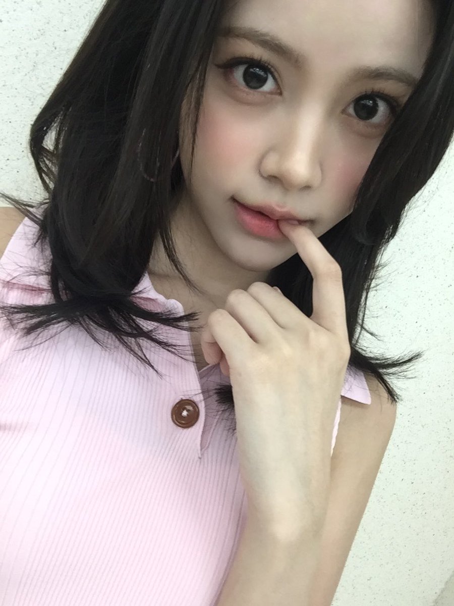 yerisgood's tweet photo. #CARMEN weverse update 

AAAAAAA CANTIKNYAAAAAAA https://t.co/4KIViuMAxa