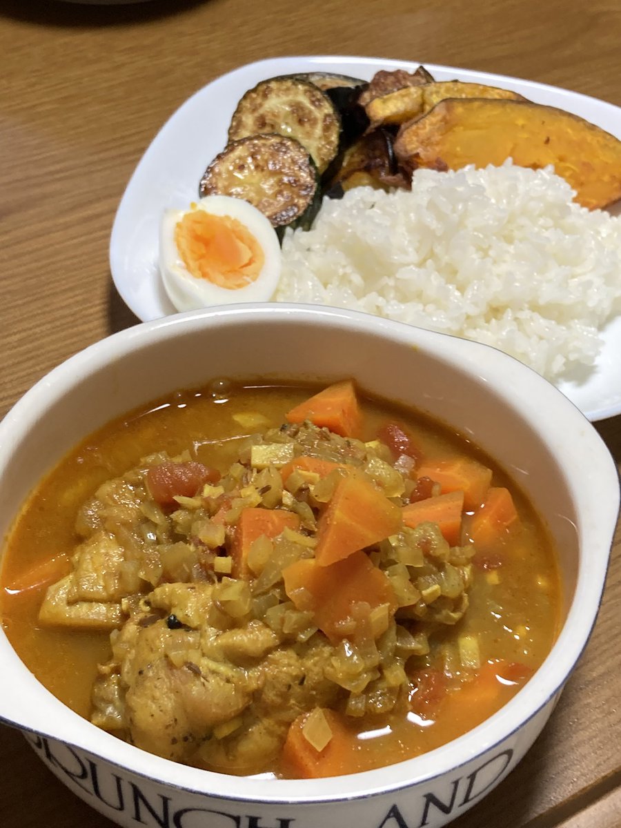 kichan321's tweet photo. スープカレー作っだぜ！野菜も揚げ焼きしました、美味い！ https://t.co/H3LLQuje9v