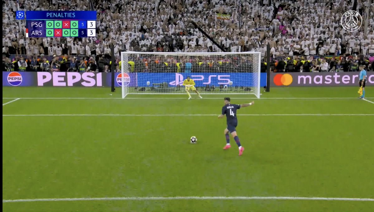 rougeetbleus's tweet photo. Quand j’y repense, c’est probablement les moments les plus stressants de la finale qu’on ait pu avoir 😂 https://t.co/mhVv9P1Ws7