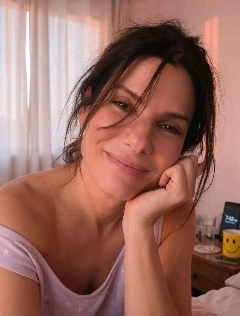 sandrabu56's tweet photo. Good morning how do I look 😛🤩 https://t.co/1xIuPK413F
