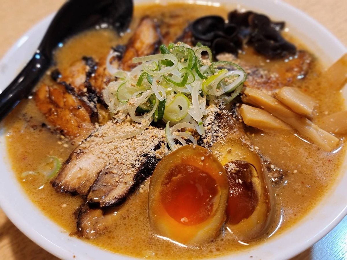 Hiro41311911's tweet photo. @susuru_tv お疲れ様です！！

宮城県のラーメンなら
「かず屋」がオススメです！！
ここより美味しいラーメン屋があるなら知りたいってくらいです👍 https://t.co/9uoiPJEKMh