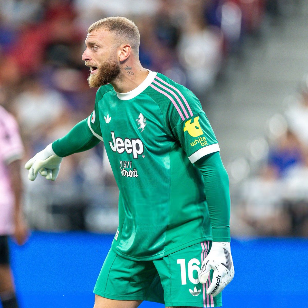 ActuL1_'s tweet photo. 🚨 L'OM CIBLE MICHELE DI GREGORIO 🇮🇹 ! 👀💙🤍

En quête d'un successeur pour remplacer Geronimo Rulli, Marseille explore la piste du gardien de la Juventus.

Il est sur le départ mais il suscite également l'intérêt de Valence.

(@CorSport) https://t.co/CoXv1DgmzR