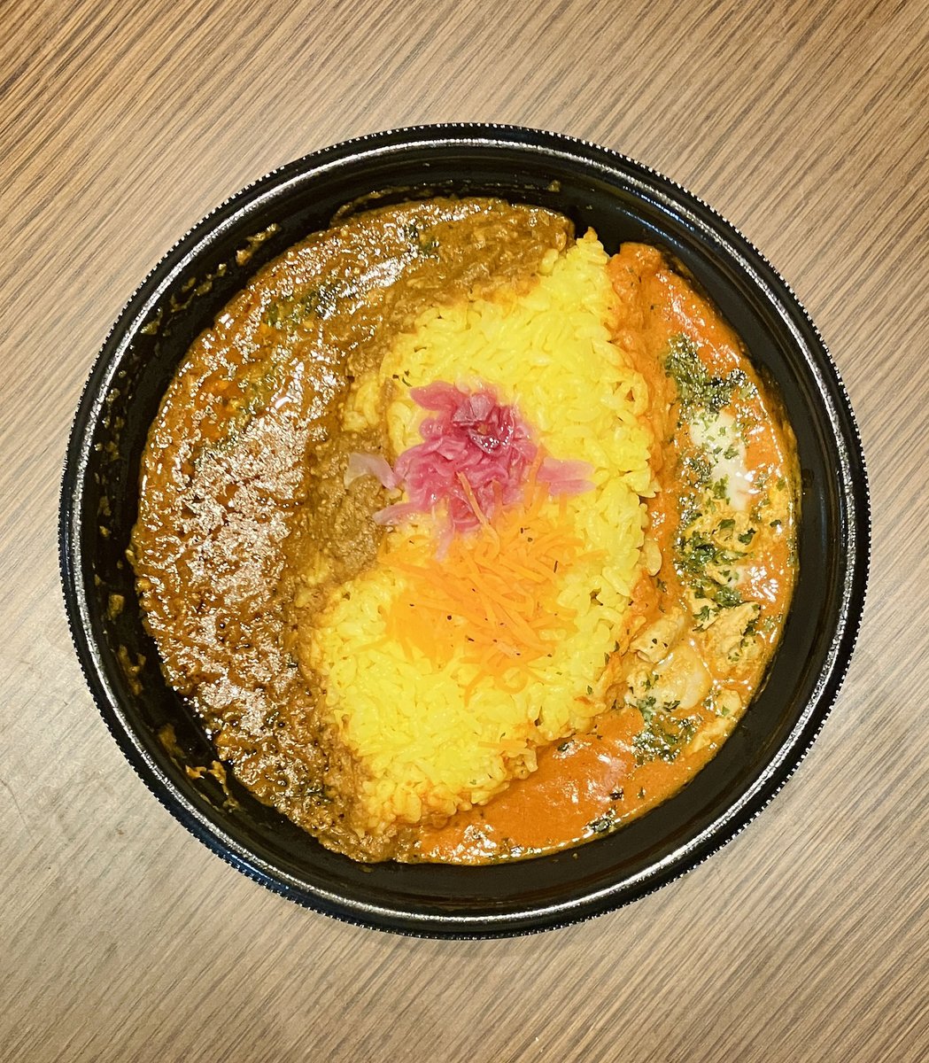 chilimenrice's tweet photo. セブン-イレブン

🍛エリックサウス監修 2種スパイスカレー
（はちみつバターチキン＆キーマ）

一年ぶりのセブン×エリックサウス
当然うまい上に、しかも去年より安いだと？！（今年は700円）

#カレー #カレーも食べてます https://t.co/WuCTrSZHv9