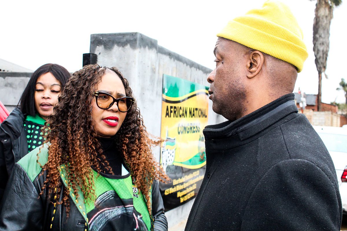 NkomoNomantu's tweet photo. We are in Andrew Mapetu Zone, Ward 04, Ikusasalethu VD - Tembisa, for ANC Election Work.
This part of the ANC PET Weekly regional election programme which is in Ekurhuleni this week.
#VoteANC
#ANCLeads
#ANCLives https://t.co/axFJnJBp2p