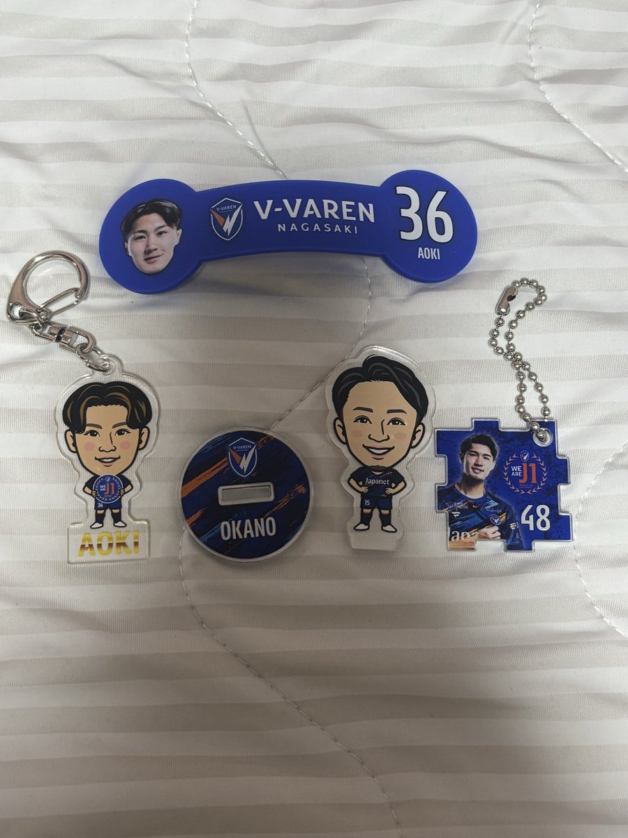 m27_ng's tweet photo. 【譲】　画像のもの

【求】　各300円

※次の現地観戦‥8/26、9/2、9/12での取引可能です
#vvaren https://t.co/xZmwbsyN68