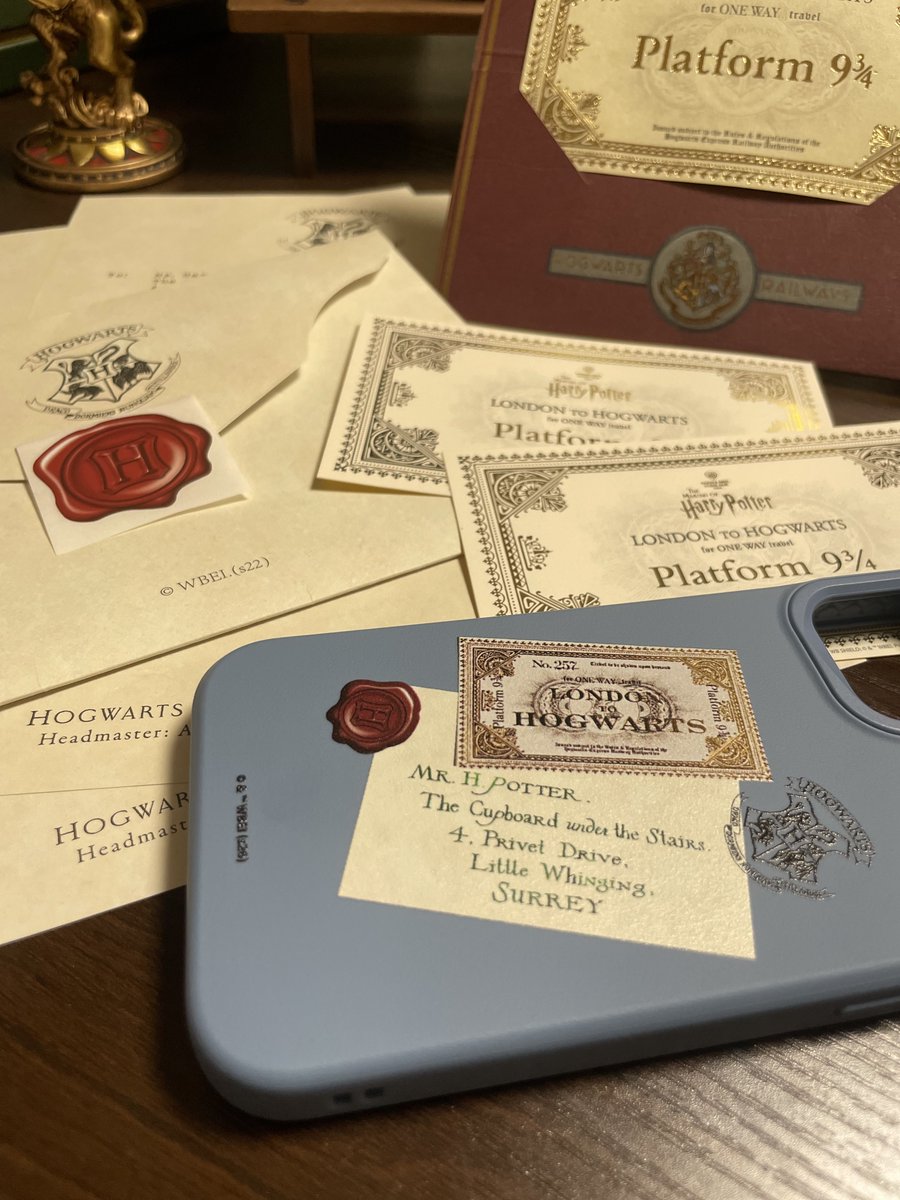 harry_heya's tweet photo. ハリポタコラボのスマホケース、ほんっとに可愛い🦉💌 
他にもパトローナスとか、クィディッチとか！闇陣営のデザインまであるから選ぶの楽しすぎた🥹
https://t.co/5eRY2Rshcm https://t.co/bhyzGSCMoN