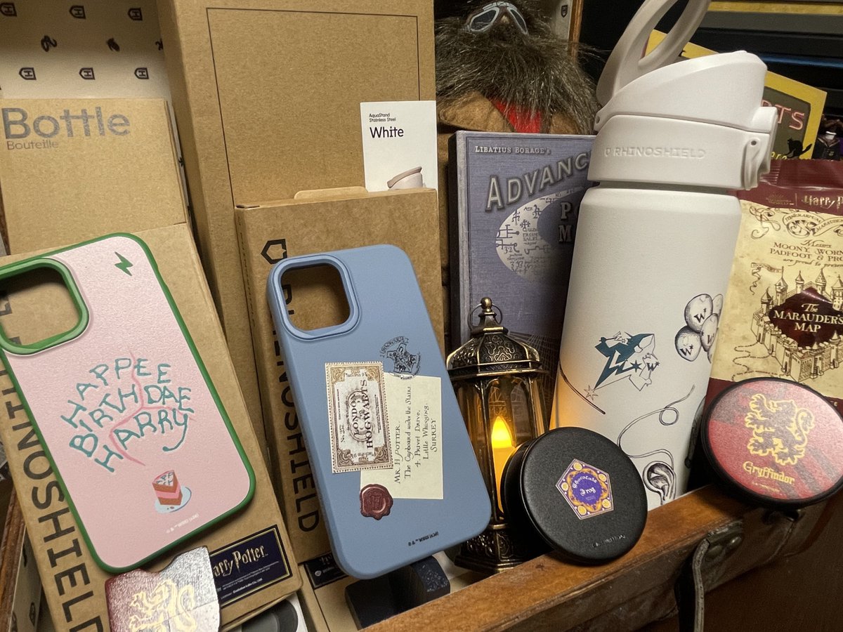 harry_heya's tweet photo. ハリポタコラボのスマホケース、ほんっとに可愛い🦉💌 
他にもパトローナスとか、クィディッチとか！闇陣営のデザインまであるから選ぶの楽しすぎた🥹
https://t.co/5eRY2Rshcm https://t.co/bhyzGSCMoN