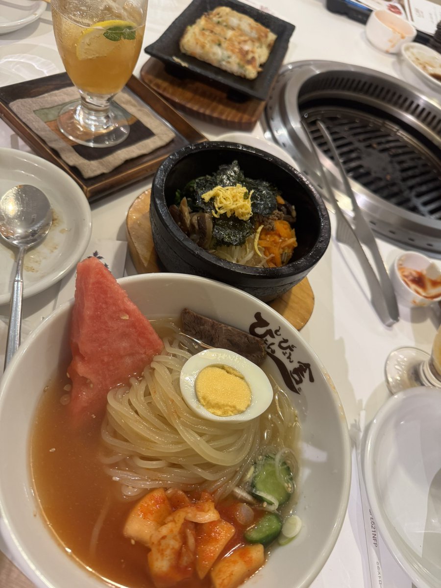 omukai3's tweet photo. 姫お迎えに来て、夕飯焼肉屋🍖どれも食べたくて石焼ビビンパ、と冷麺はハーフ‼️
美味かった😋 https://t.co/2XzTo4G0JJ