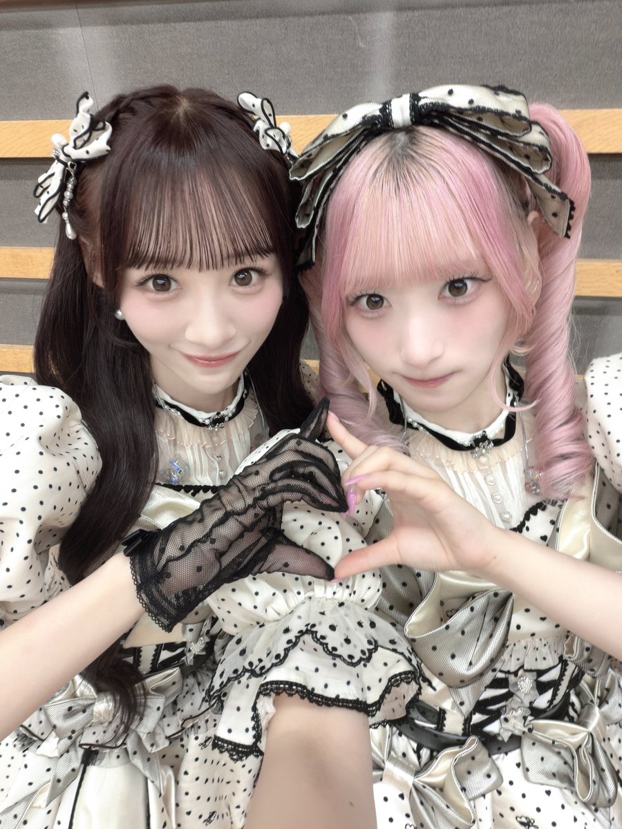 saitou_kiara's tweet photo. りさちー🩵
お誕生日おめでとう🎂

お姫様みたいに可愛いところも、ちょっぴり様子がおかしいところも大好きだよ😂🩷

YouTube開設もおめでとう🥹！
これからいろんなりさちーが見れるの楽しみすぎる♪ https://t.co/yVTmBdcAPZ
