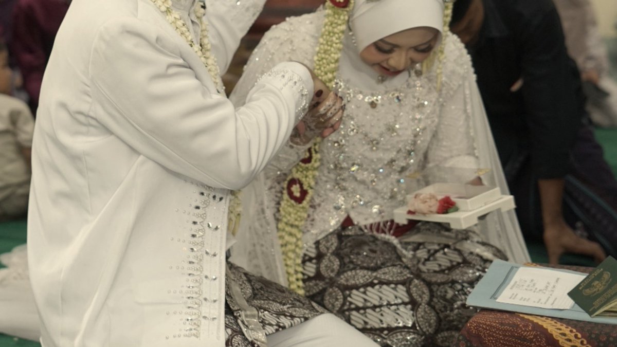 ulfaspace's tweet photo. long story short, i dated and eventually married my childhood friend :') https://t.co/ph1mjaIrI5