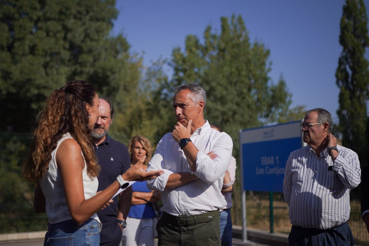 MAmbienteCM's tweet photo. 💧 La @ComunidadMadrid destina 2,4 millones de euros a la mejora del sistema de saneamiento de las urbanizaciones de #SevillaLaNueva.
ℹ️ Los trabajos principales han consistido en la construcción de dos estaciones de bombeo de aguas residuales.
📲 https://t.co/AUg8TklLZ9 https://t.co/niOp5Vqcpu