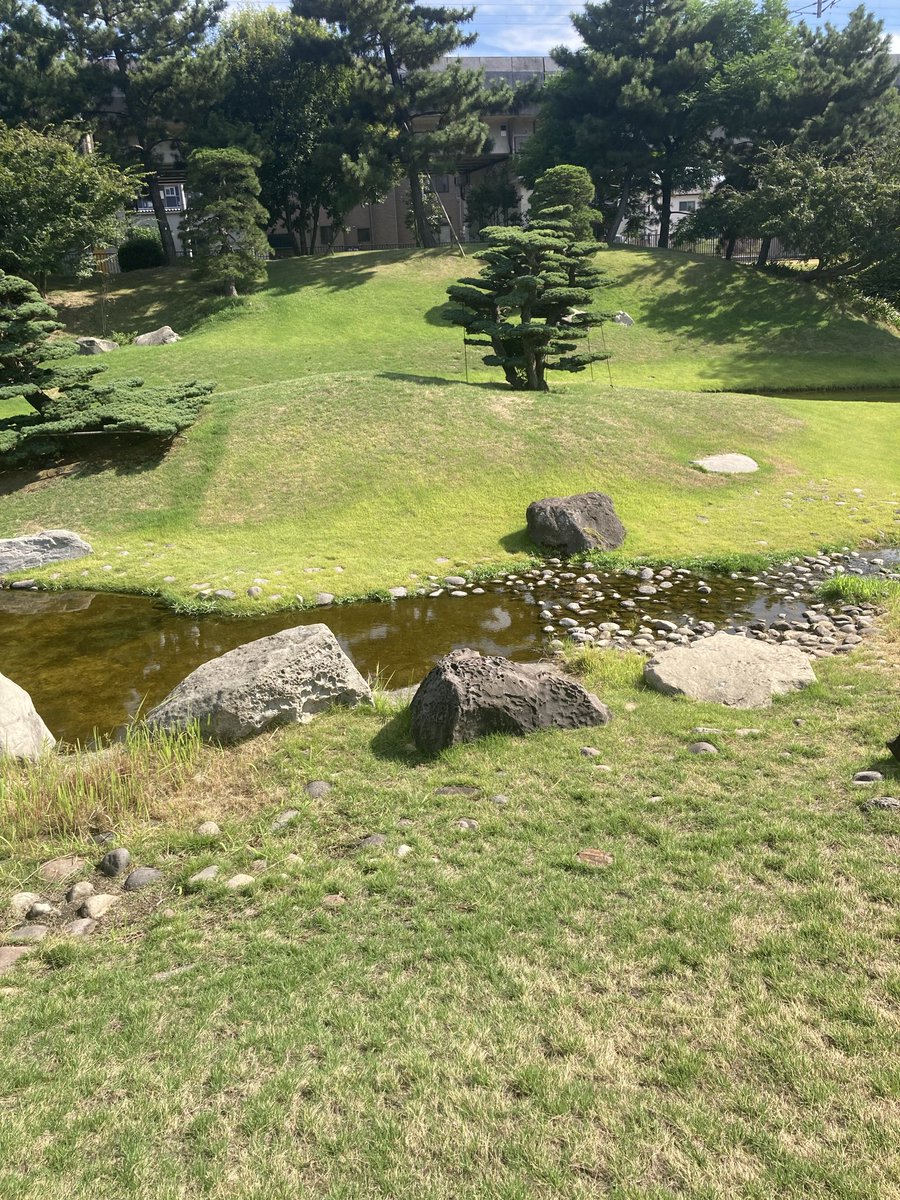 TERU0856's tweet photo. 九州の名門大友氏館跡庭園。
でも義輝さんよ〜、室町秩序的には九州探題はないよな。

なんか盗撮されとったしw
背後を取られるとは不覚… https://t.co/TyfOGa2c8N