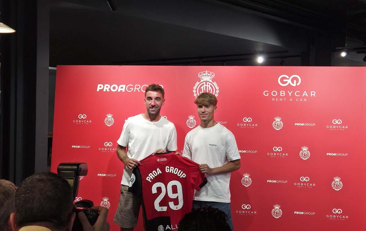 SERdepbaleares's tweet photo. Presentación de @BMWGroup como nuevo patrocinador del @RCD_Mallorca.

Al acto han asistido los jugadores del primer equipo, Sergi Darder y Josep Cerdà. https://t.co/5Jdh97neGW