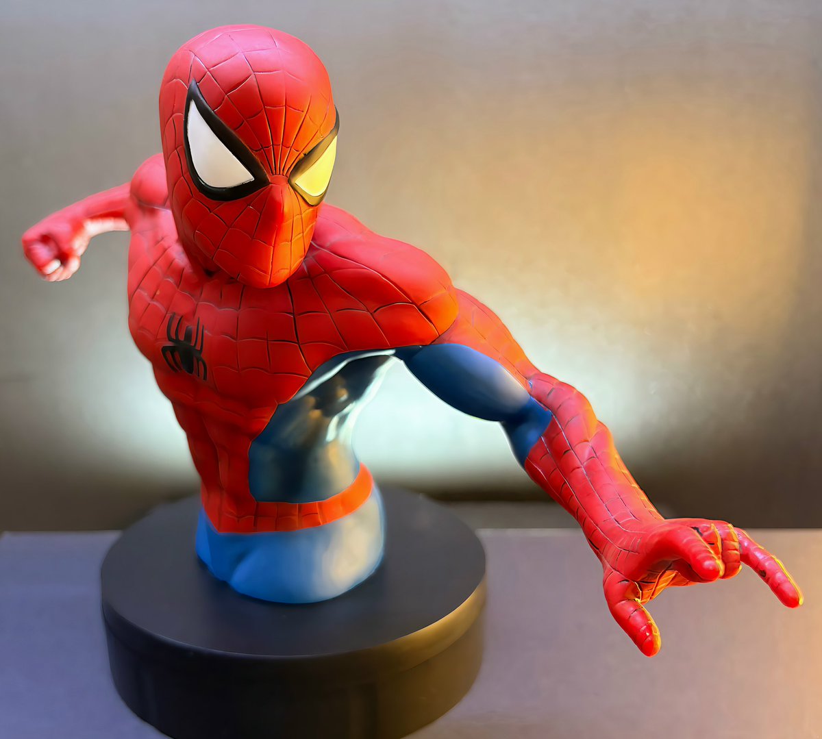 ToyBoxofM1's tweet photo. #スパイダーマン 
これ貯金箱なんです！1回も貯まったことないけど… https://t.co/dMkfnZ3LMf