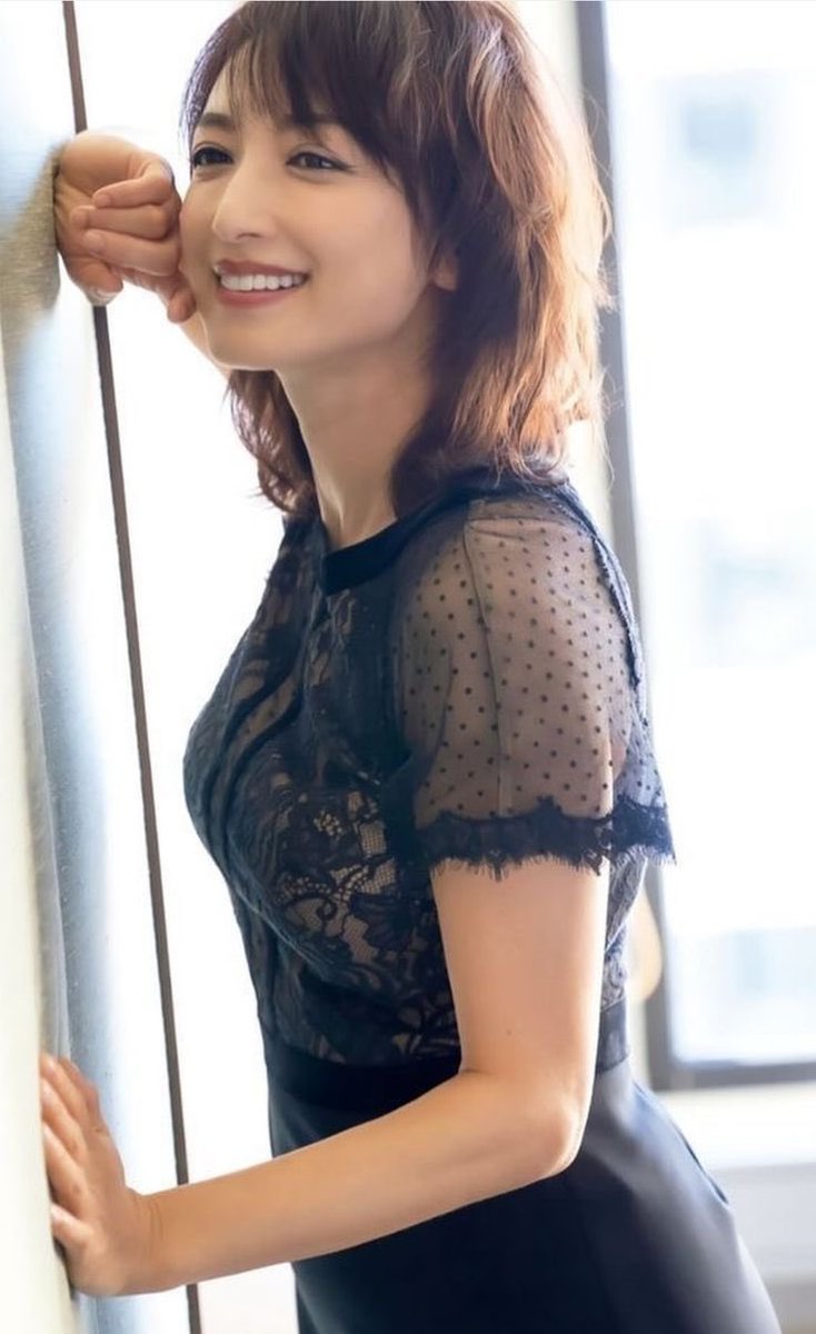 jyuku3150's tweet photo. 好きな女子アナといったらモッチーこと望月理恵さん

奇跡の54歳としか言えない。モッチー好きな人はセンスの塊だよ https://t.co/adCwKgP2dS