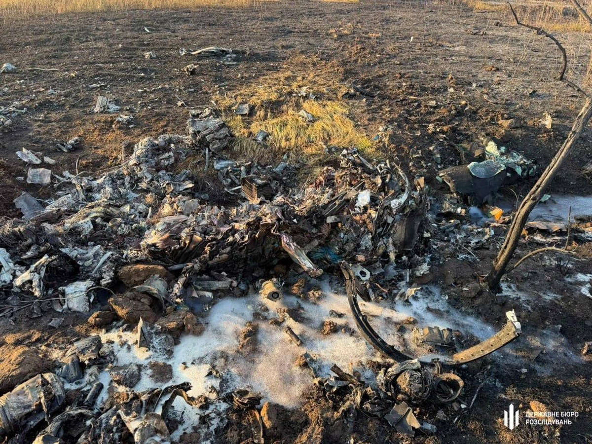 Guerranaucrania's tweet photo. Os destroços de um caça MiG-29 ucraniano, que se acidentou ontem devido a um incêndio em um míssil de aeronave durante uma operação de caça a drones explosivos na região de Odessa.

Na foto, também é possível observar os destroços de mísseis ar-ar de curto alcance R-60, um dos quais, provavelmente, foi a causa do acidente do caça.