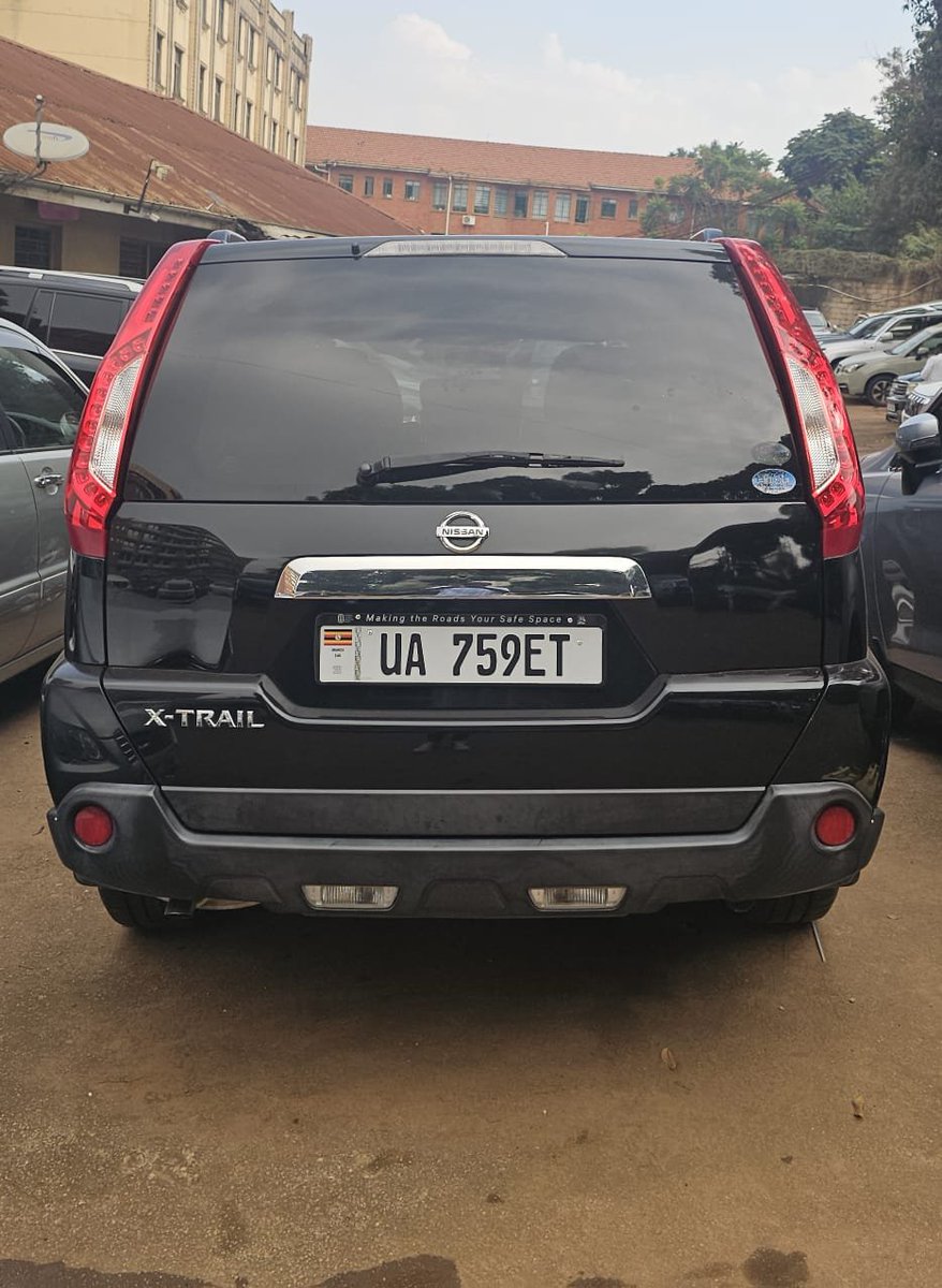 AutoHabeeb's tweet photo. **TOYOTA ALPHARD
MODEL 2016
PRICE 90M
***NISSAN X-TRAIL
Model 2010
Price 40M https://t.co/gKCJQswweP