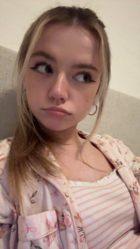 tayloraleccis's tweet photo. CAN I SEE UR DC!!KKKKK?? 😭 (im so bored rn ☹️) https://t.co/WSQjJeJixp