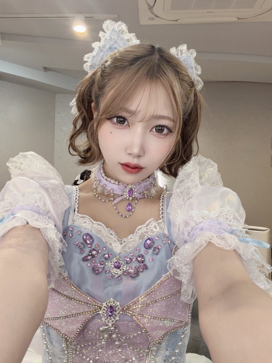 hd_naho's tweet photo. 4daysライブありがとうございました！2026年、夏❗️をより感じることができた期間だったね(ˆ꜆ . ̫ . ).ᐟ.ᐟ💮
なほの歌が、煽りが、パフォが好きってこの期間めちゃ伝えてもらえてもっと自信になったよ！ありがとうぅう！👊🏻🔥
ハニデビ最高だよね？ハニデビしか勝たんよねー？？ https://t.co/DzaRlo8YUz
