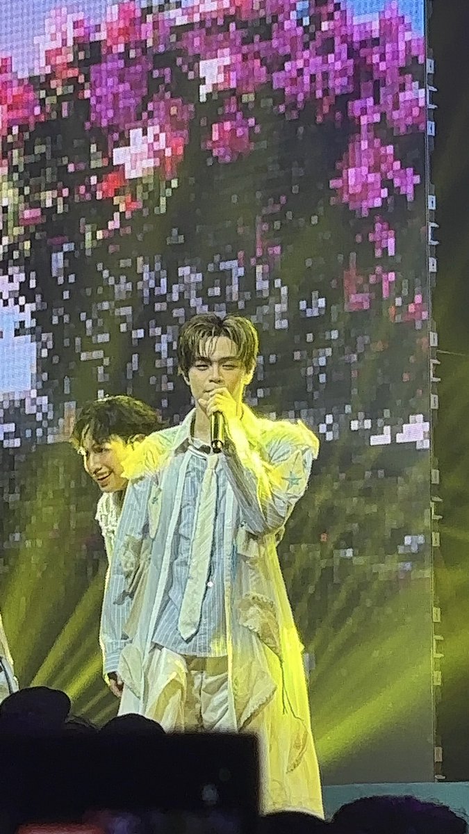 GemOfBo's tweet photo. Still over the moon na nakita ko si jc🥹 he really loves performing 

#AJAAGameStart 
#AJAAFirstConcert https://t.co/ODyo2ixIgI