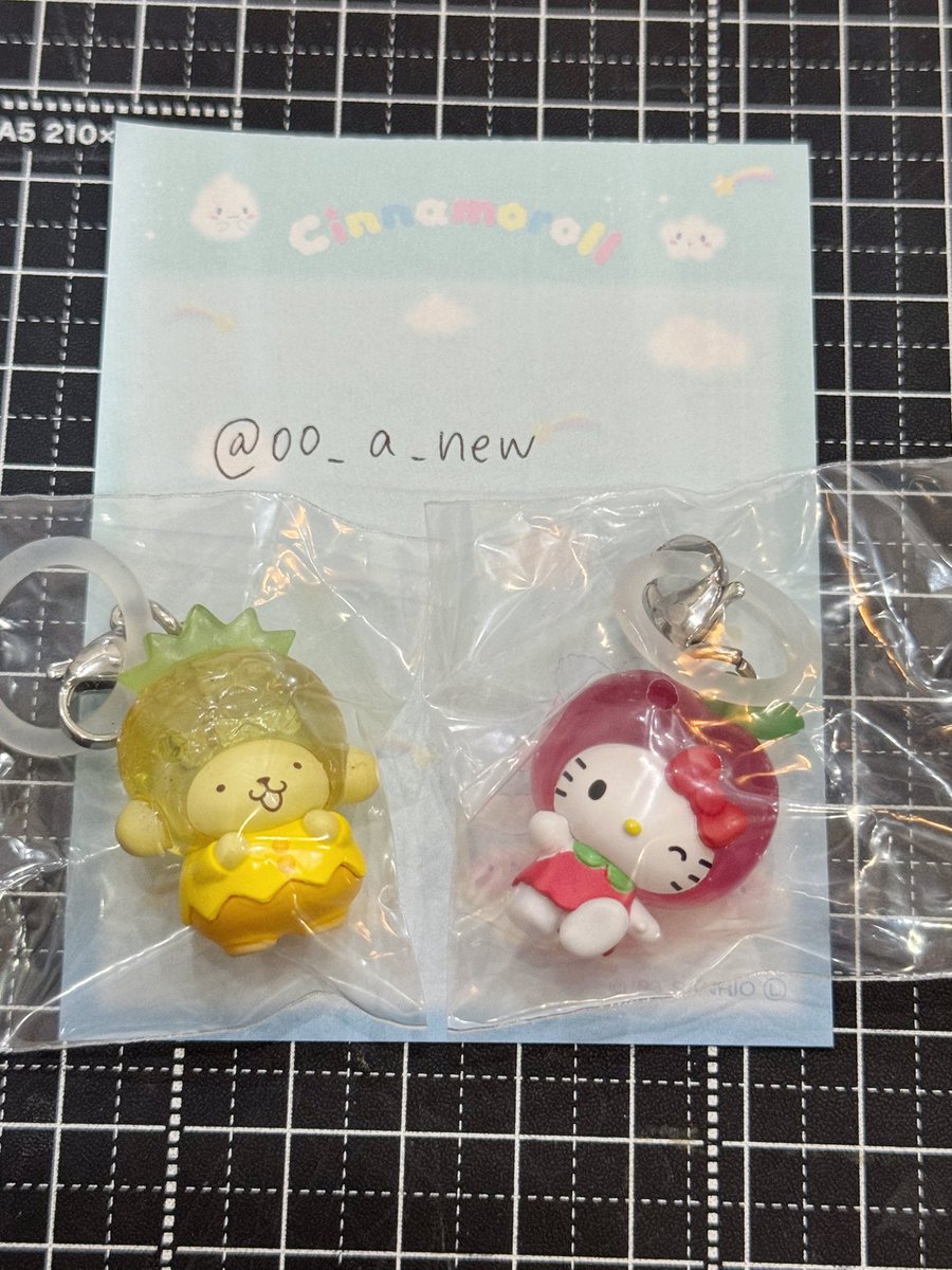 00_a_new's tweet photo. 交換 サンリオ くだもの めじるしアクセサリー
ジュエルペット ガチャガチャ 

譲▶画像1枚目ポムポムプリン・ハローキティ

求▶画像2枚目ペリドット

名古屋手渡し交換希望・まとめて交換優先

異種交換になり難しいとは思いますが、条件合う方いましたらお気軽にお声掛けください🙇🏻‍♀️ https://t.co/W2m8Xzi15M