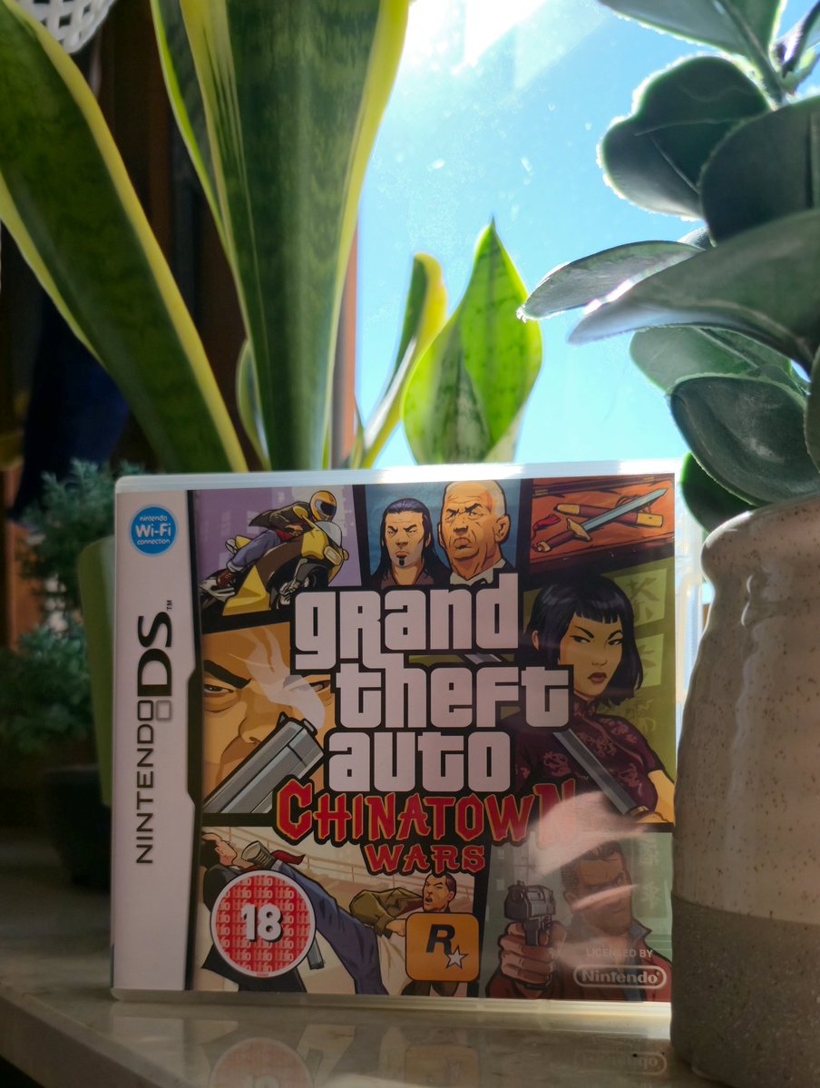 Hesosek's tweet photo. Dzień 42 wrzucania zdjęć gier z mojej kolekcji :)       
Dzisiaj Grand Theft Auto Chinatown Wars na nintendo ds https://t.co/vmu81SWE9v