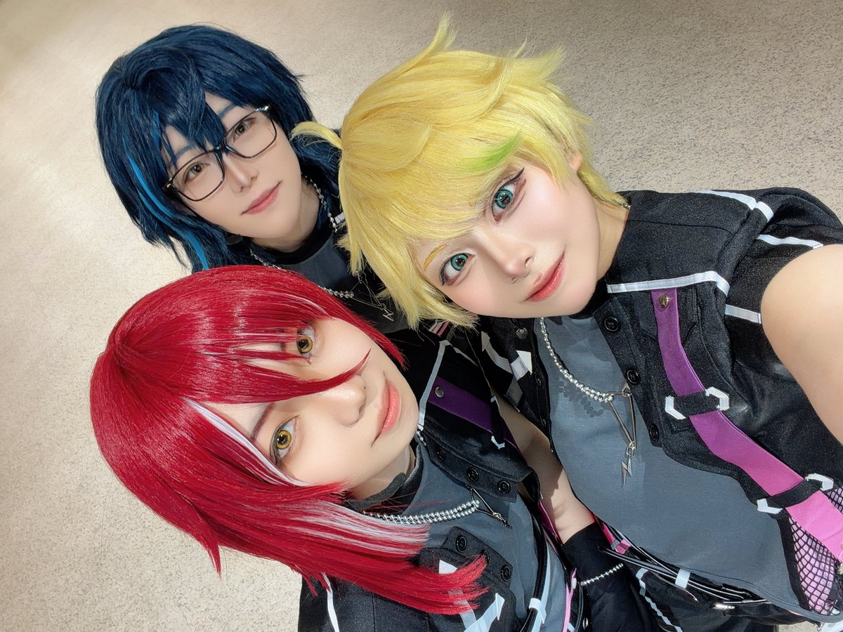ring0su_cos's tweet photo. 人生初のコスパフォはSwitchでした〜！すごくすごく楽しかったです✨️🪄︎︎✨
他にも色んなジャンルのパフォがみられて幸せな1日でした☺️
主催の方々、スタッフの方々ありがとうございました🙏
#コス研お遊戯会2
.*·.⟡┈┈┈┈┈┈┈┈┈┈┈⟡.·*.
❤️哲(@aki_yo_o )
💙あぽ(@appo0517_cos ) https://t.co/4jyijZbJ9v